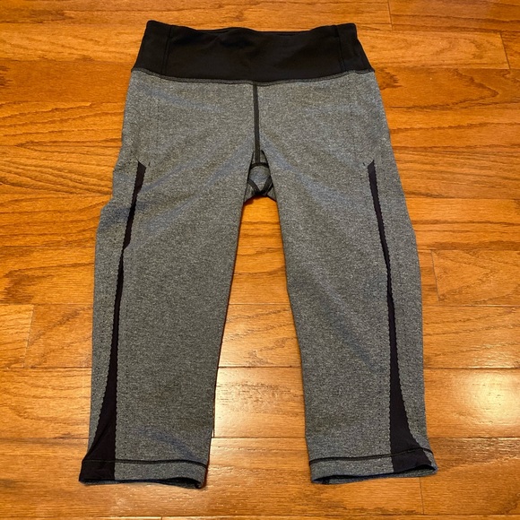 Lululemon athletica Crop - Picture 1 of 13